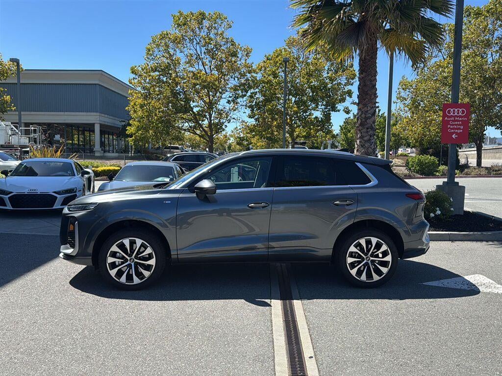 2026 Audi Q3 S line