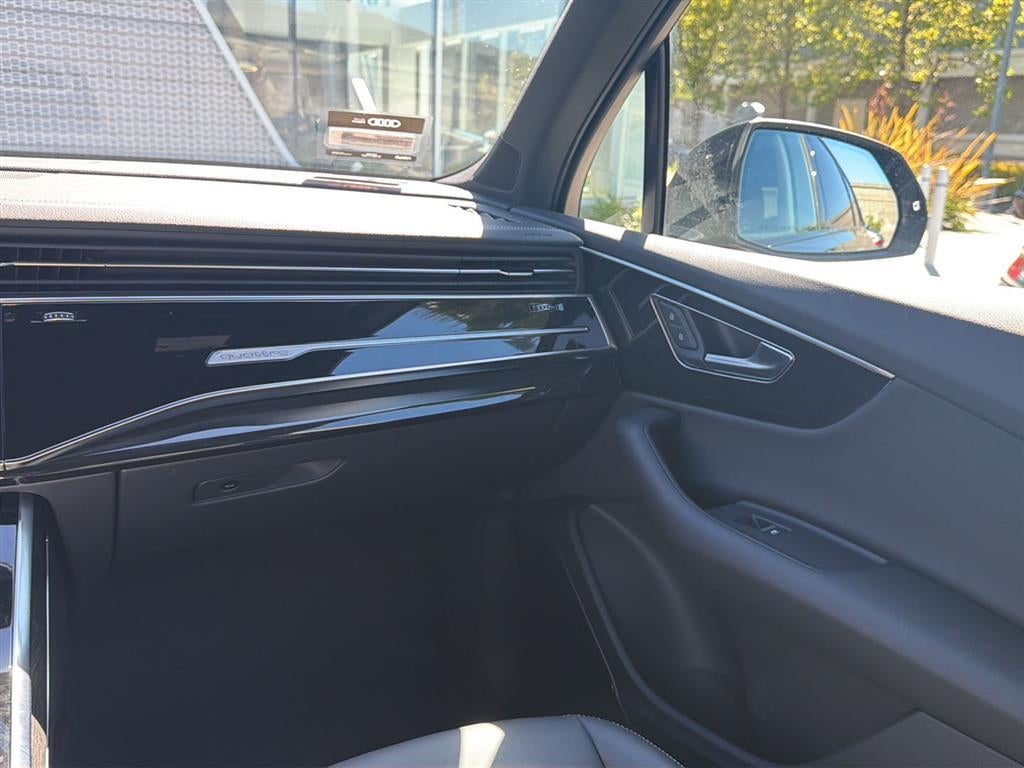 2026 Audi Q7 Premium