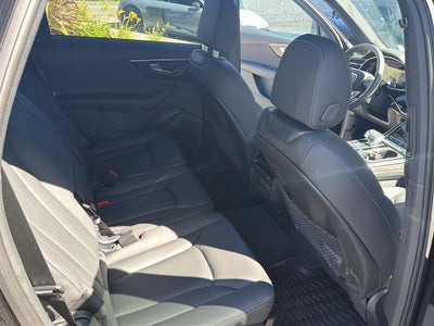 2026 Audi Q7 Premium