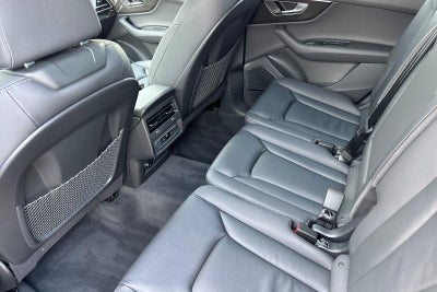 2026 Audi Q7 Premium