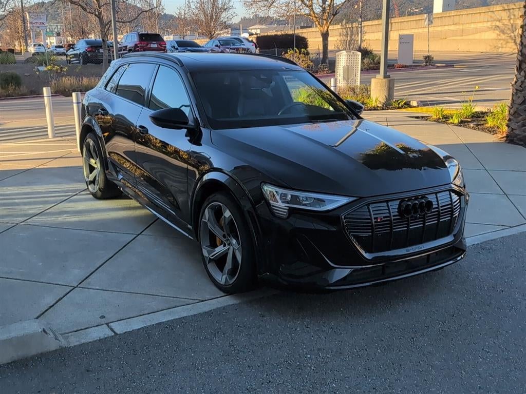 2023 Audi e-tron S Premium Plus