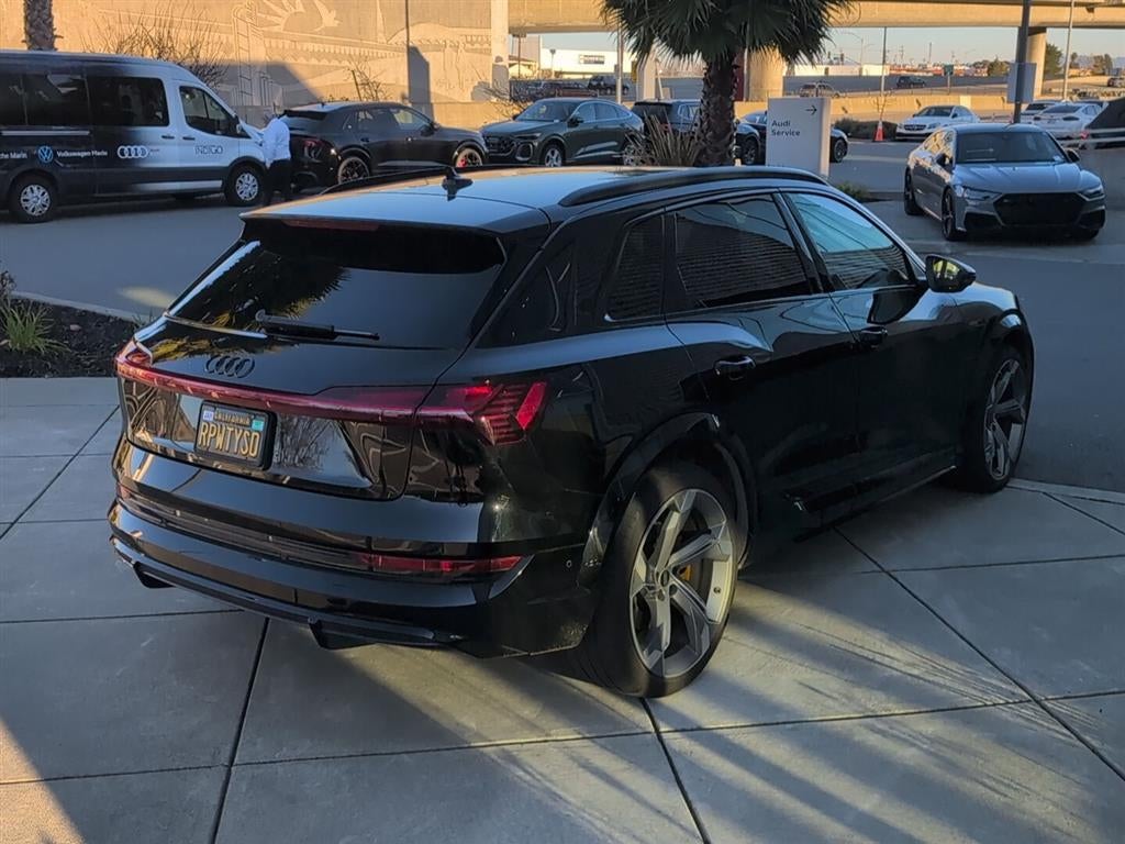 2023 Audi e-tron S Premium Plus