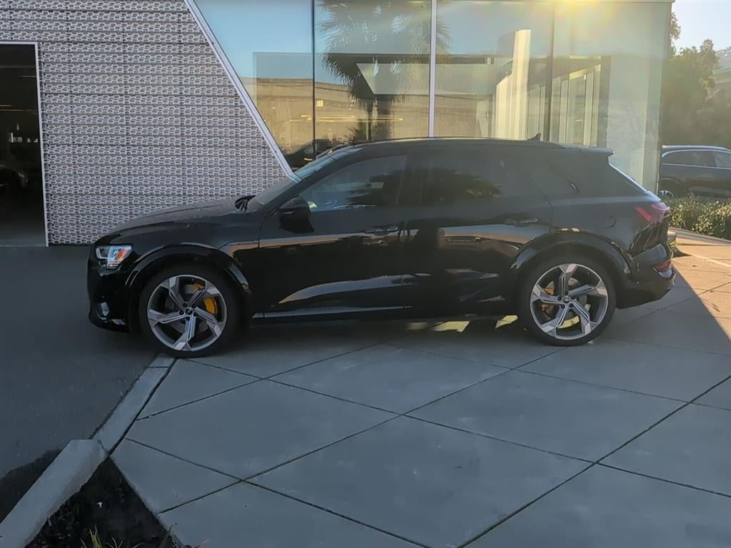 2023 Audi e-tron S Premium Plus