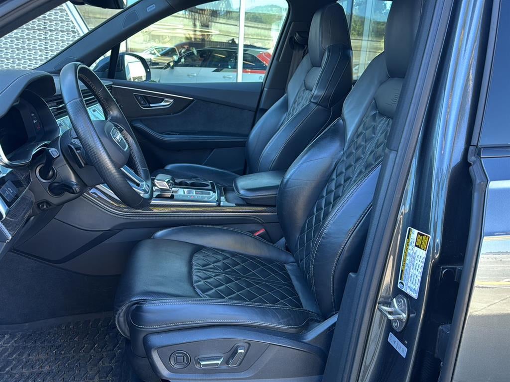 2022 Audi SQ7 Premium Plus