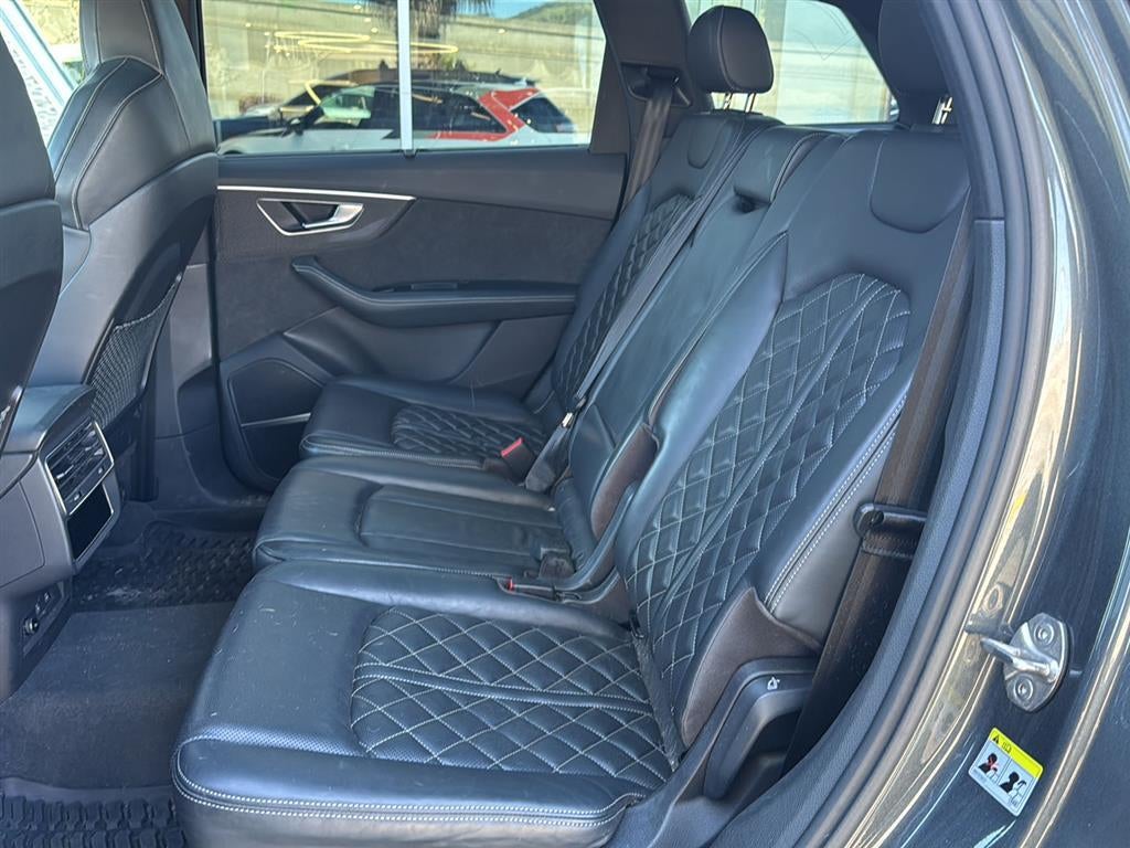 2022 Audi SQ7 Premium Plus