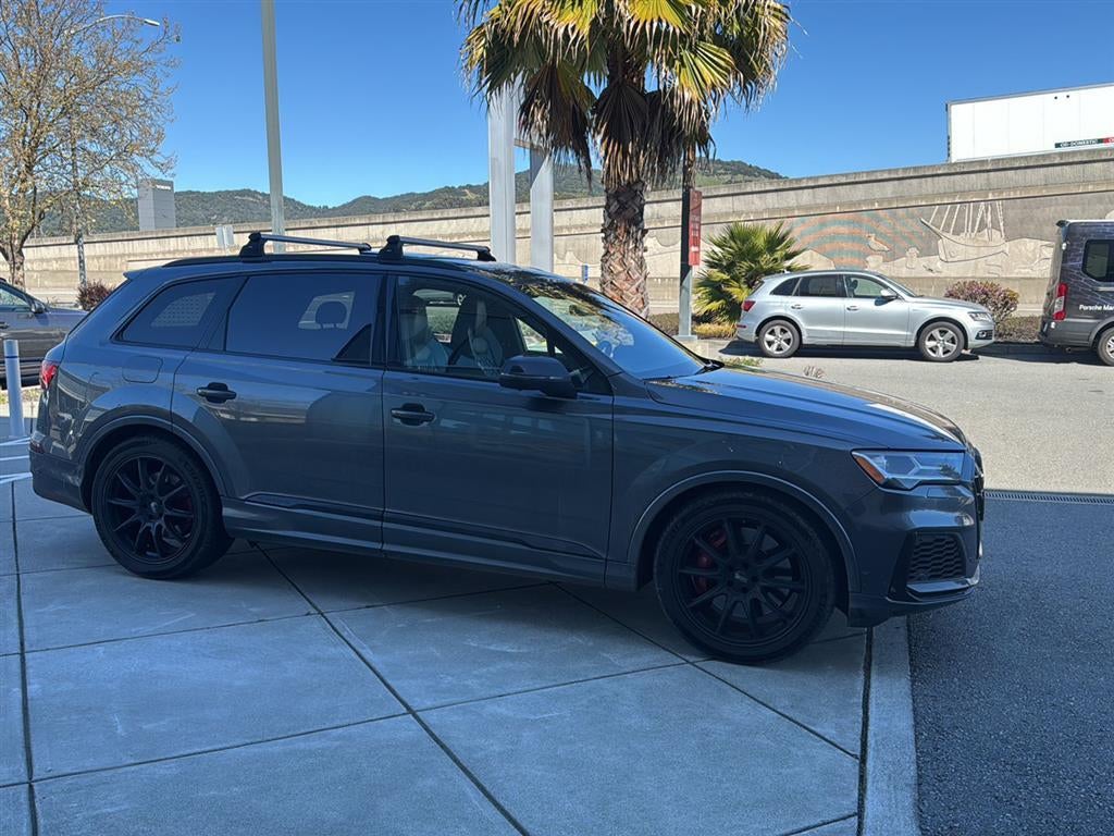 2022 Audi SQ7 Premium Plus
