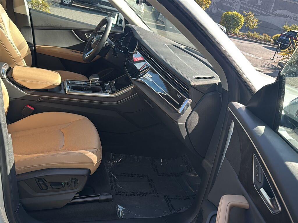 2024 Audi Q8 Premium Plus