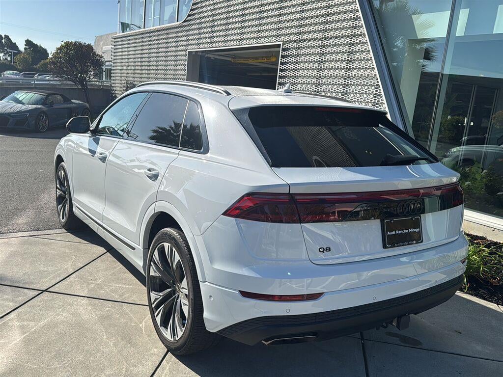 2024 Audi Q8 Premium Plus