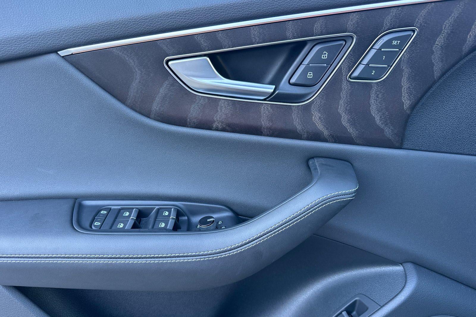 2023 Audi Q8 Premium Plus