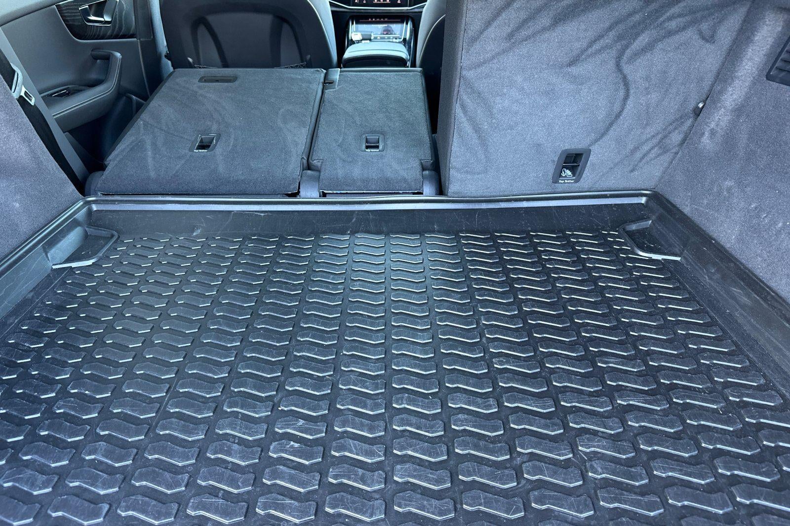 2023 Audi Q8 Premium Plus