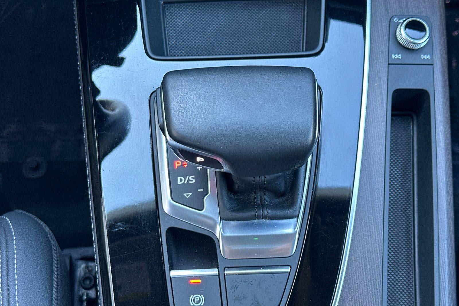 2022 Audi Q5 S line Premium Plus