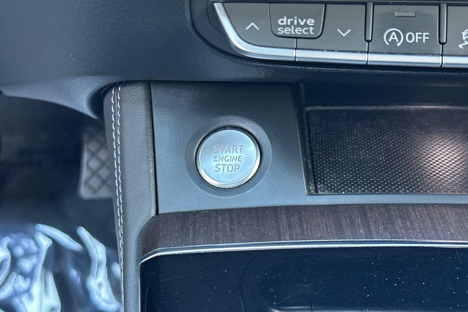 2022 Audi Q5 S line Premium Plus