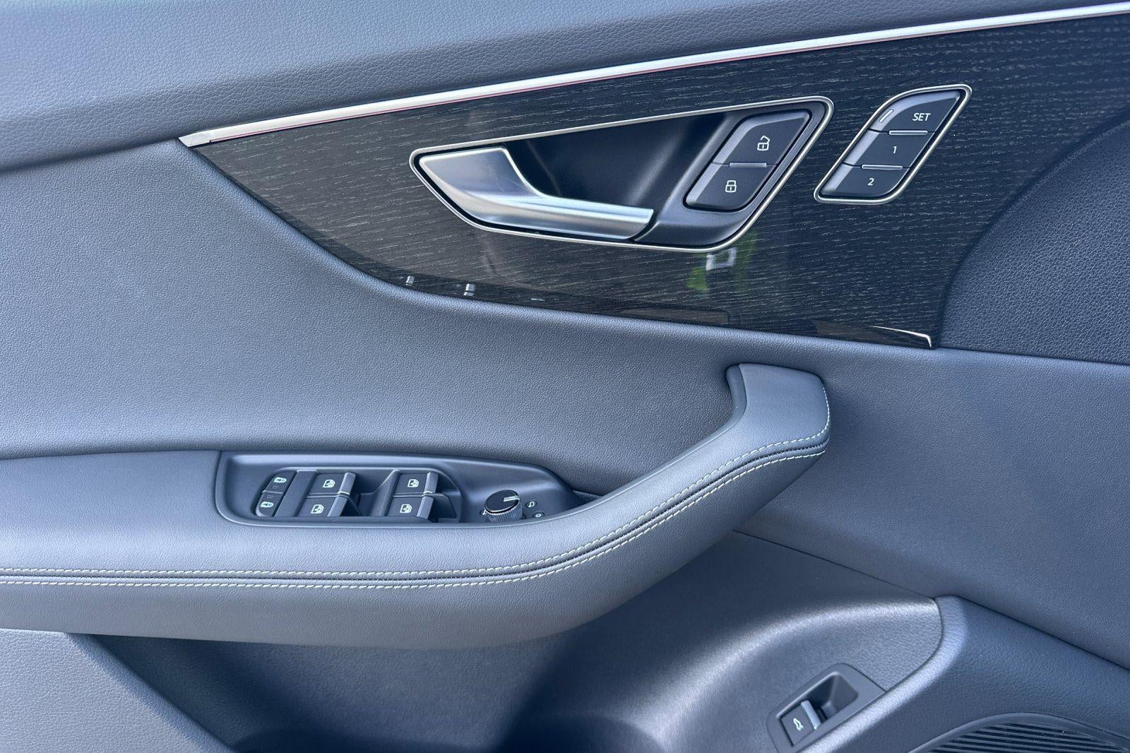 2025 Audi Q8 Premium Plus