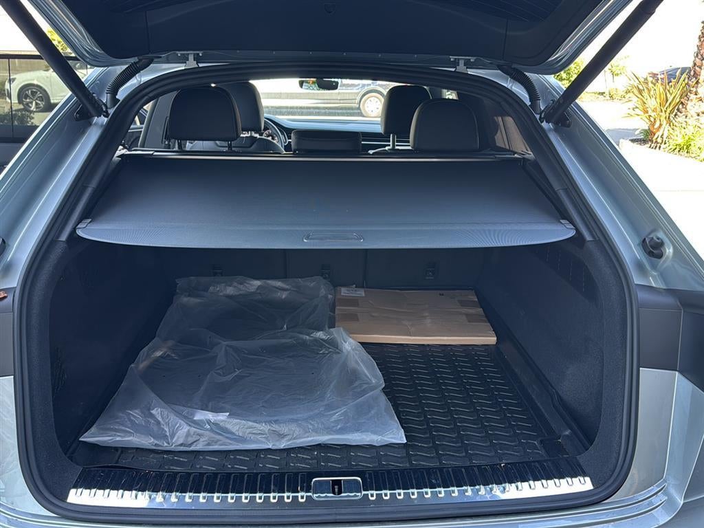 2025 Audi Q8 Premium Plus