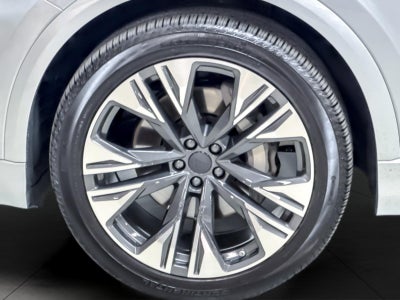 2025 Audi Q8 Premium Plus