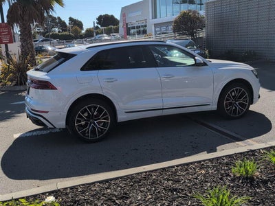 2023 Audi Q8 Premium Plus