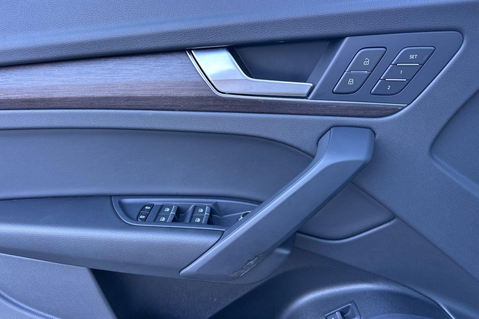 2023 Audi Q5 S line Premium