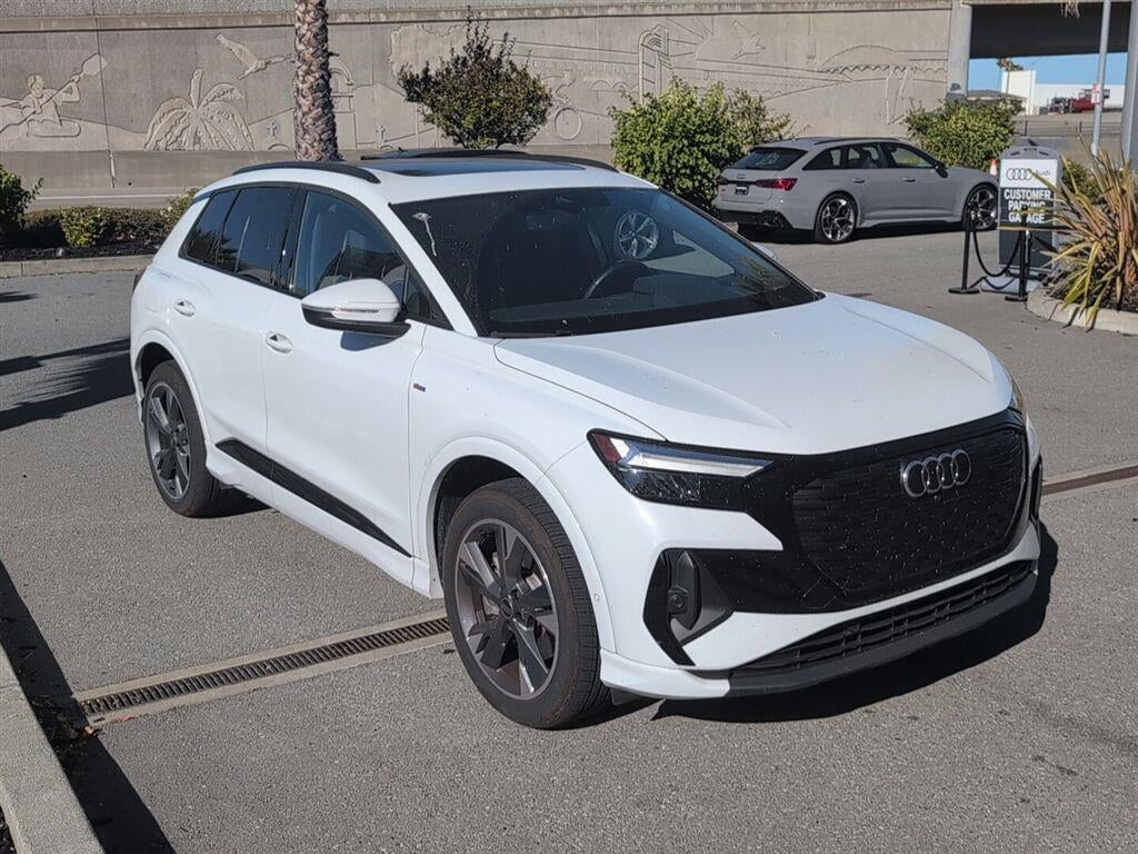 2024 Audi Q4 e-tron Premium Plus
