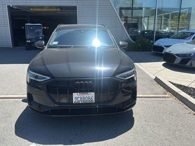 2022 Audi e-tron Premium Plus