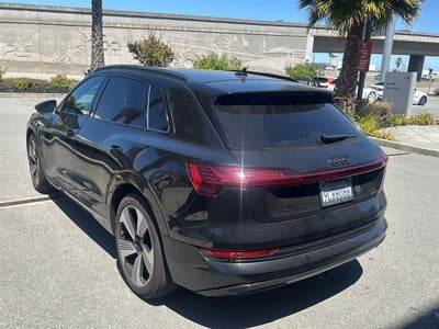 2022 Audi e-tron Premium Plus