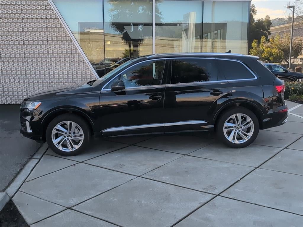 2023 Audi Q7 Premium Plus