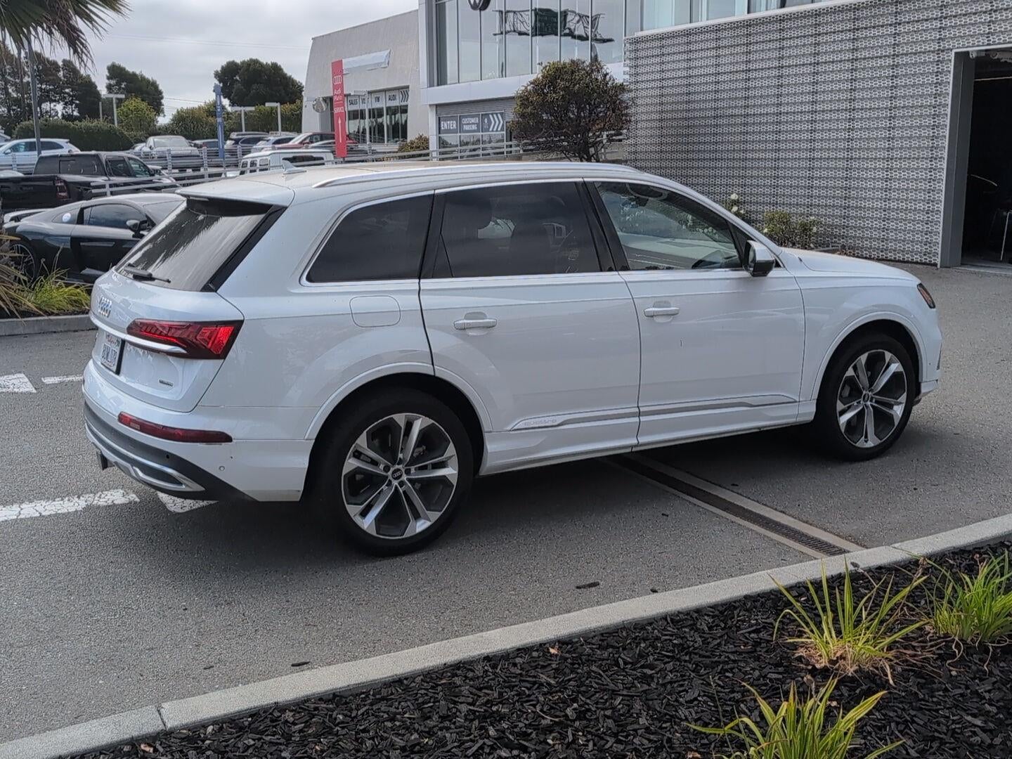 2021 Audi Q7 Premium Plus