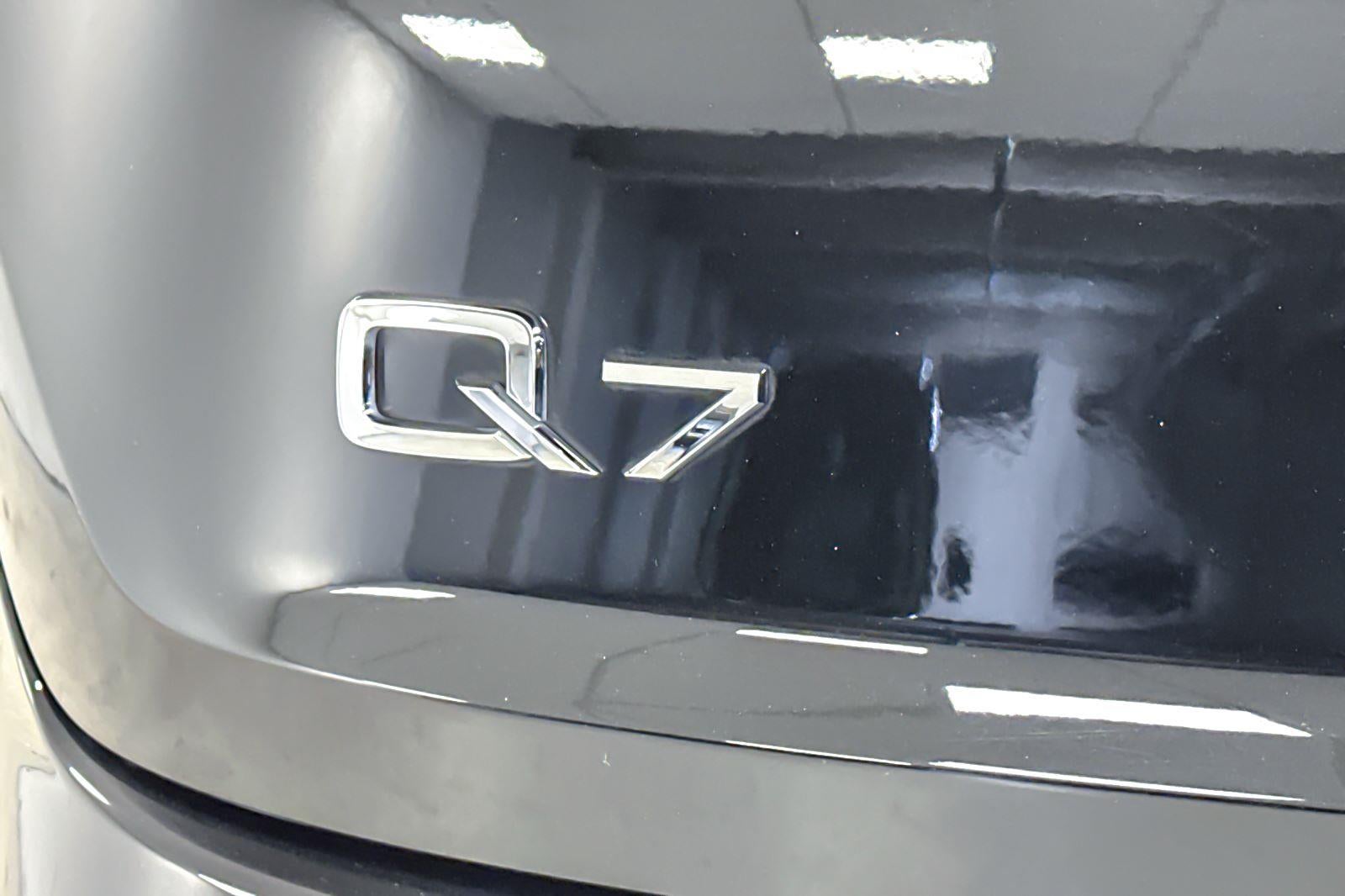 2022 Audi Q7 Premium Plus