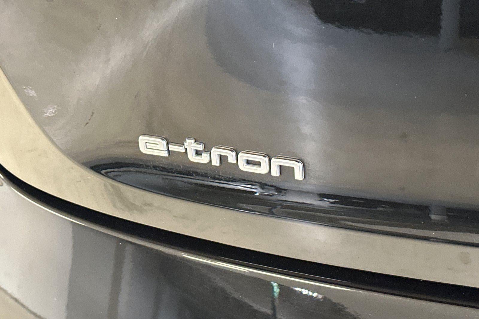 2019 Audi e-tron Prestige
