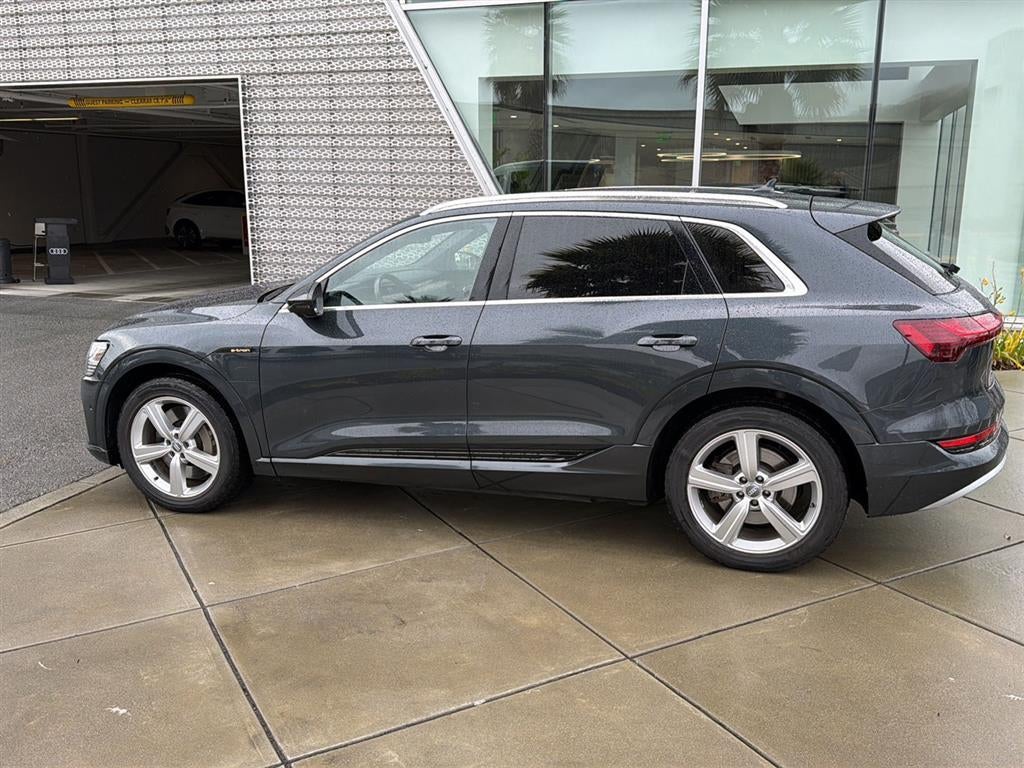 2019 Audi e-tron Prestige