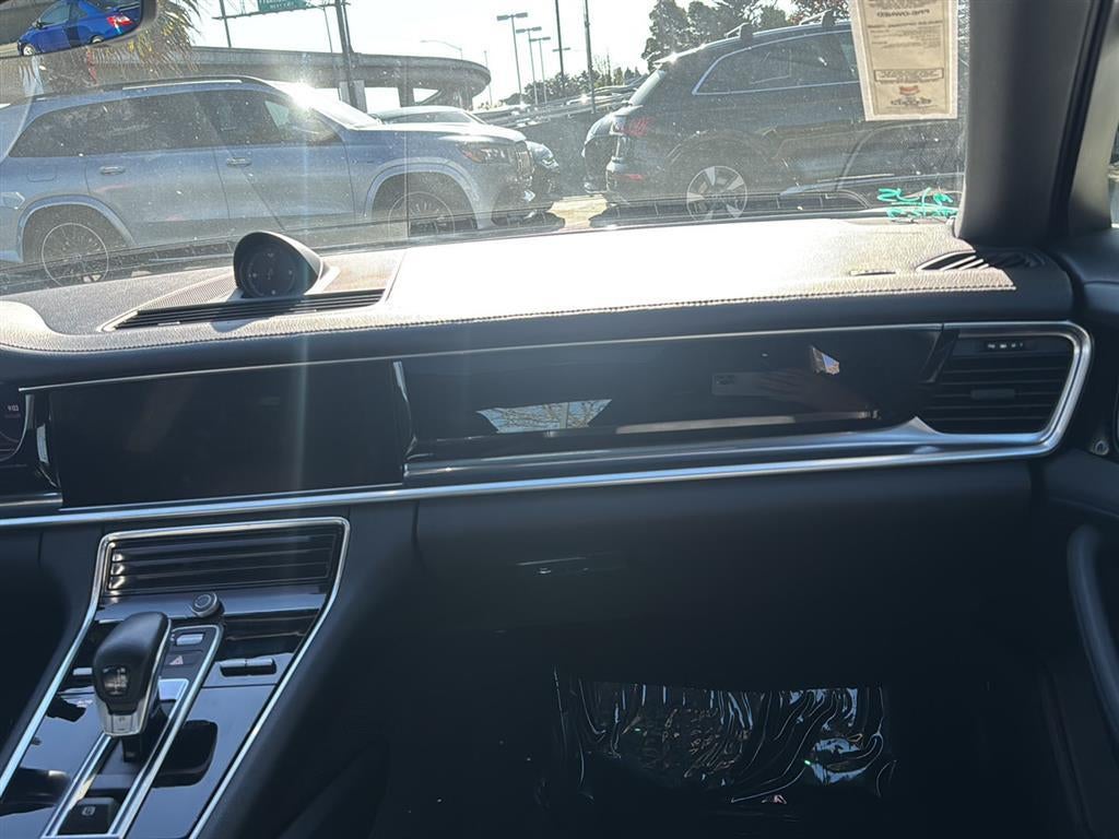 2022 Porsche Panamera Base