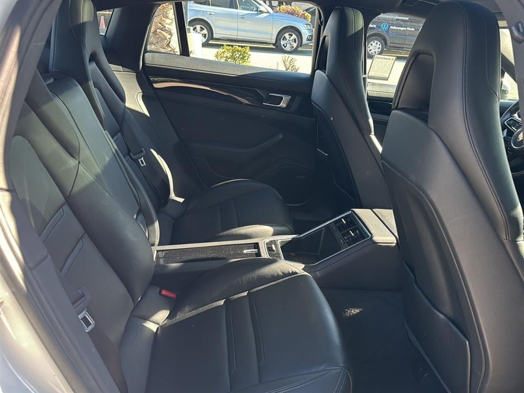 2022 Porsche Panamera Base