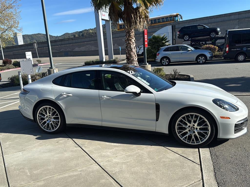 2022 Porsche Panamera Base