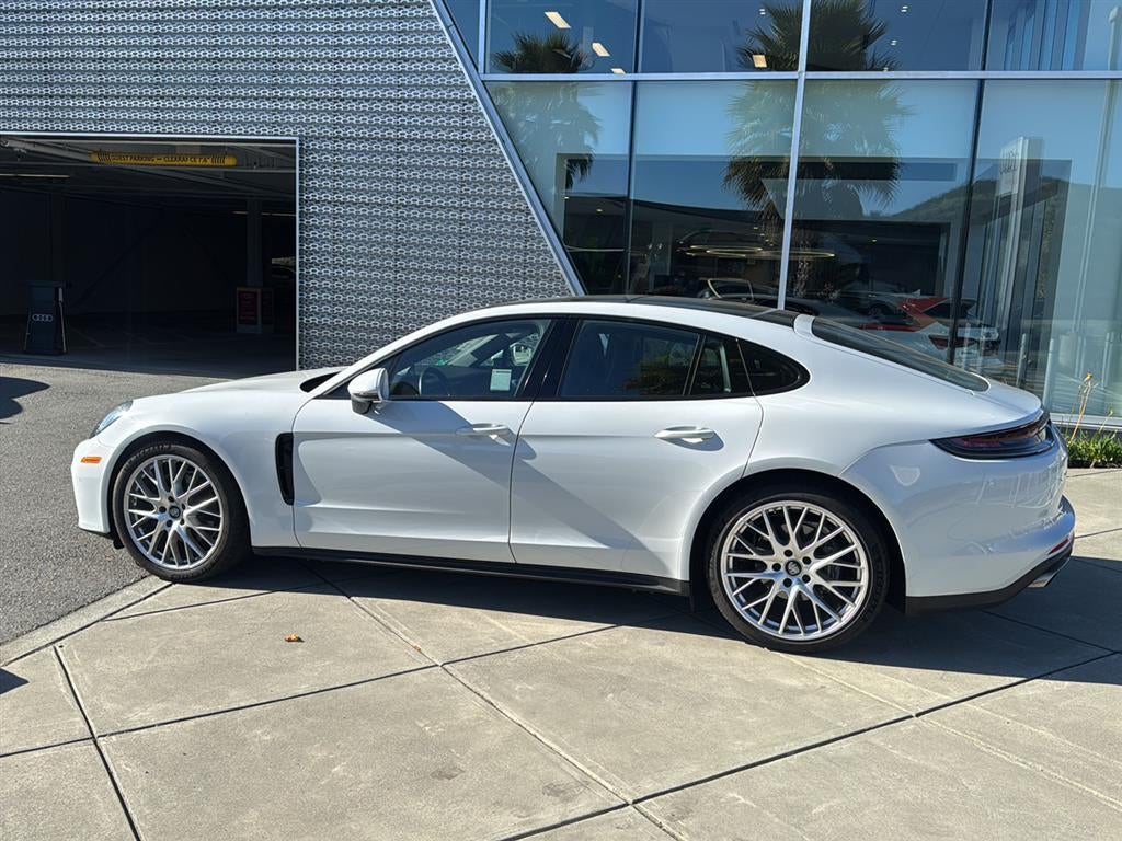 2022 Porsche Panamera Base