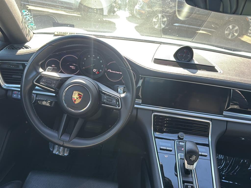 2022 Porsche Panamera Base