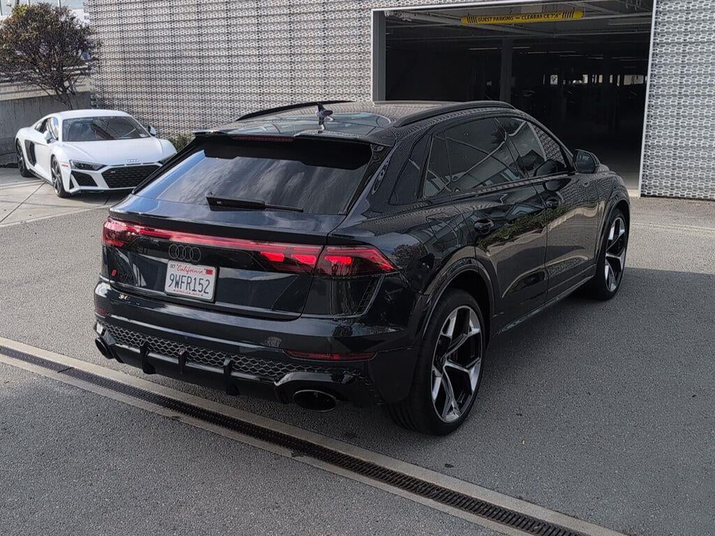 2025 Audi RS Q8 performance