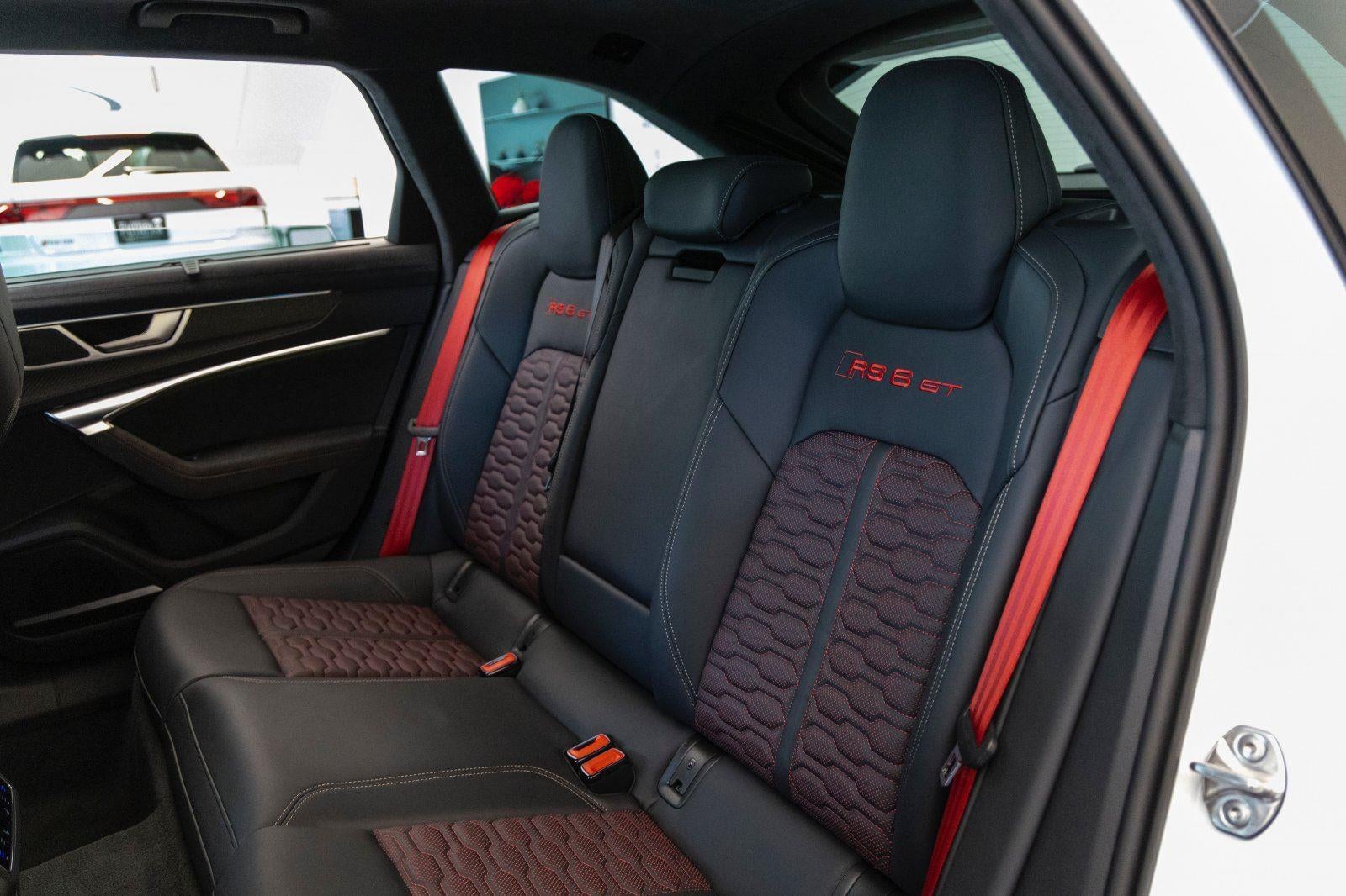 2025 Audi RS 6 Avant GT performance