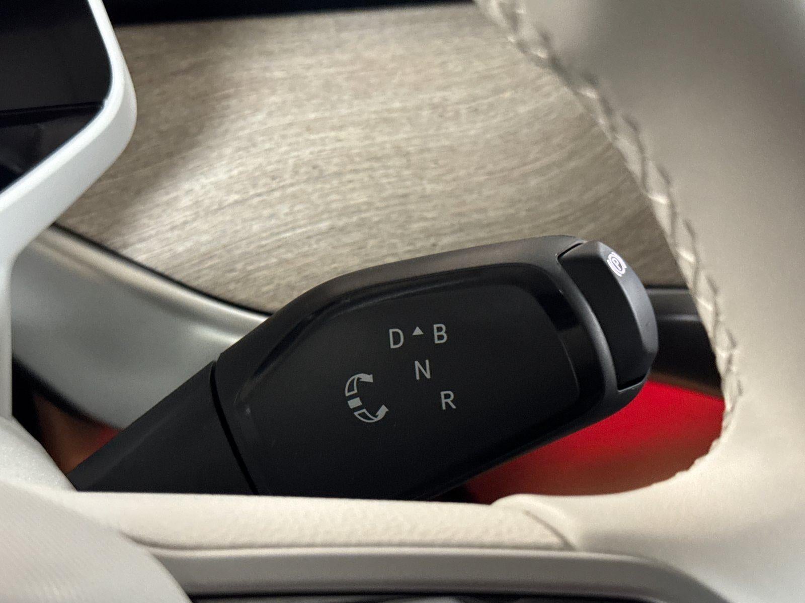 2025 Volkswagen ID. Buzz Pro S Plus
