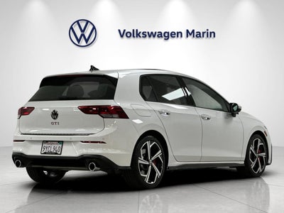 2025 Volkswagen Golf GTI SE