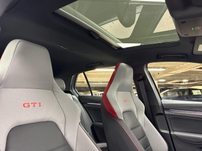 2026 Volkswagen Golf GTI SE