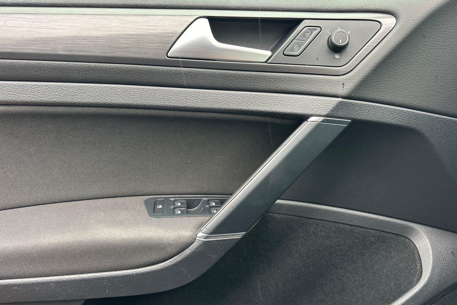 2019 Volkswagen e-Golf SE