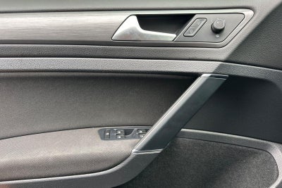 2019 Volkswagen e-Golf SE