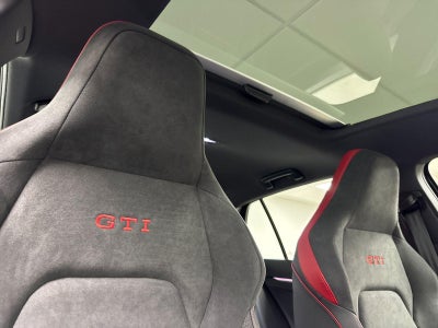 2026 Volkswagen Golf GTI SE