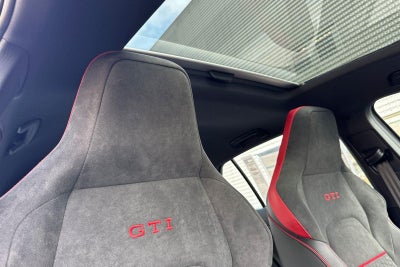 2026 Volkswagen Golf GTI SE