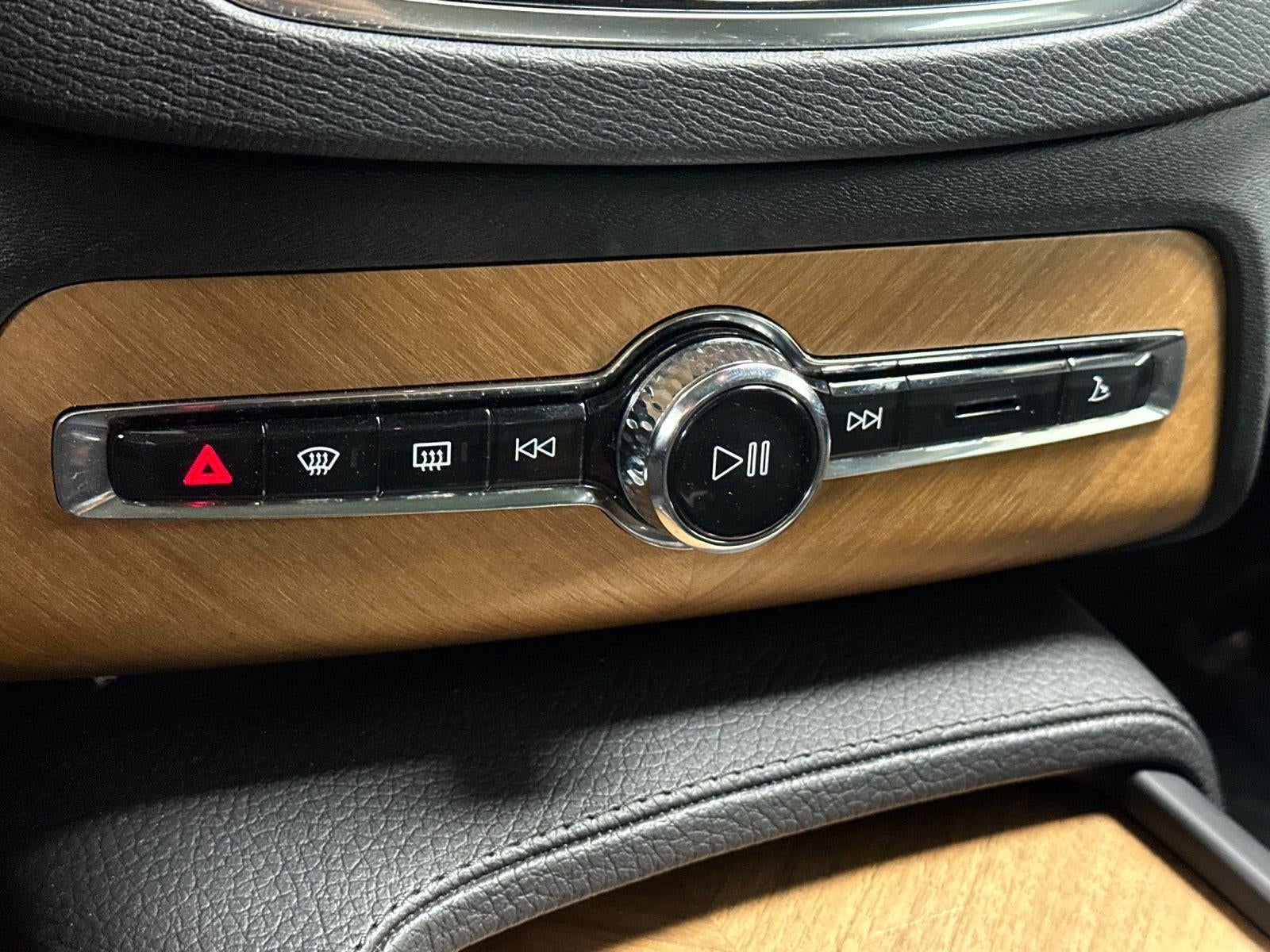 2021 Volvo Xc90 Momentum